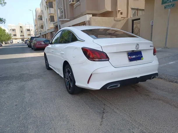 Car image 7