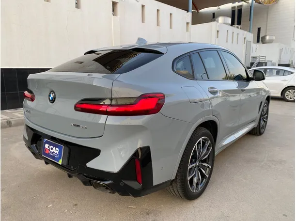 Car image 5
