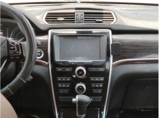 Car image 22
