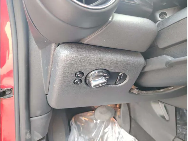 Car image 39