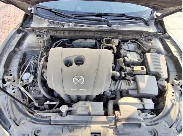 Car image 19