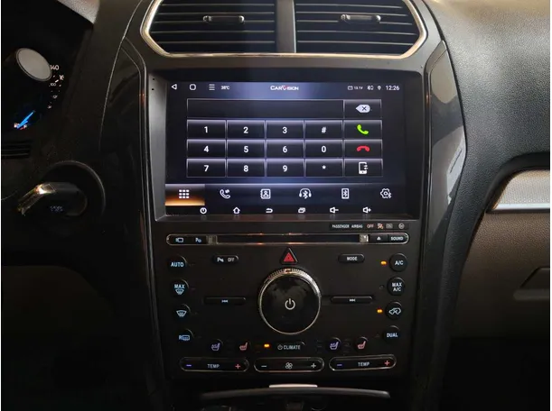 Car image 26