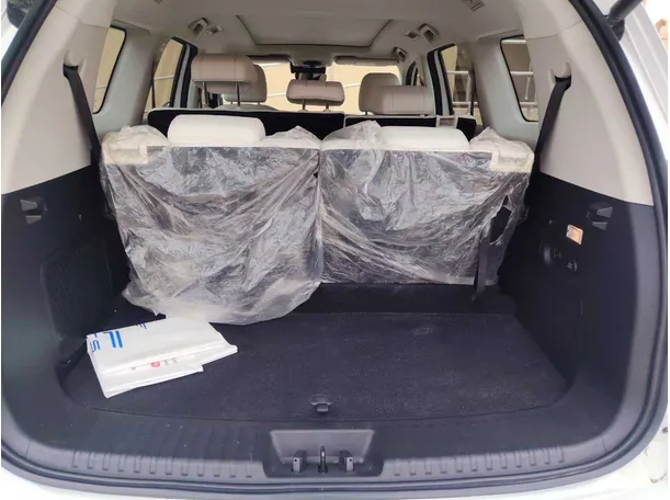 Car image 26