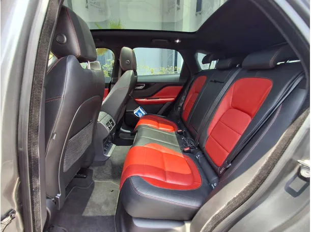 Car image 13