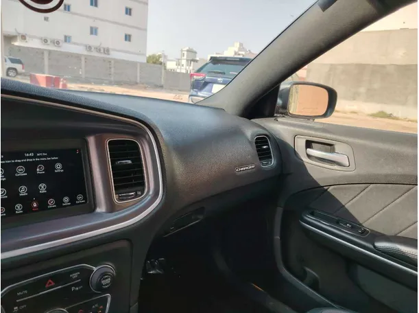Car image 29