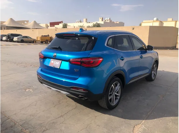 Car image 5