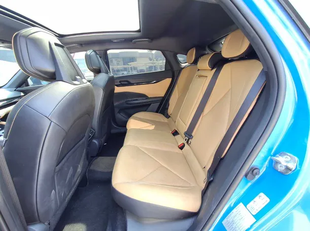 Car image 13