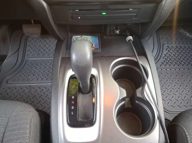 Car image 15