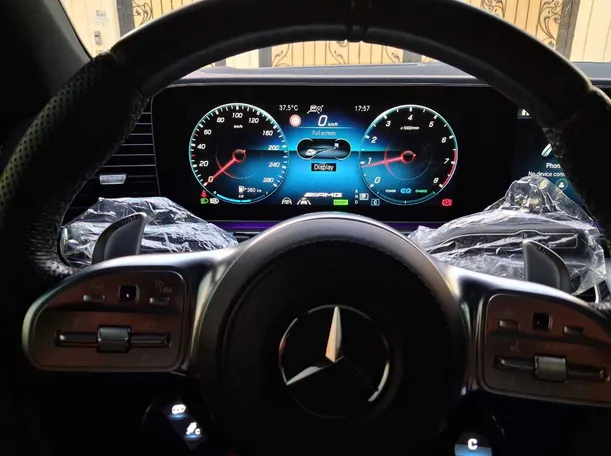 Car image 16
