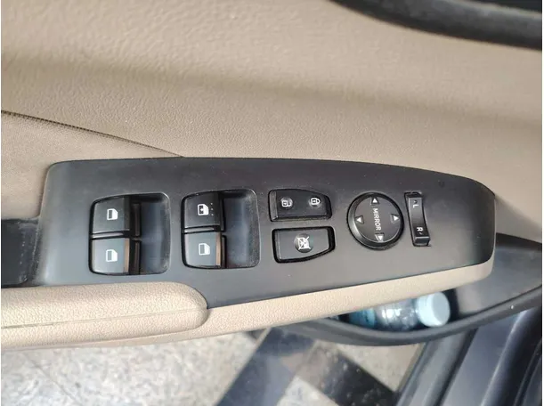 Car image 29