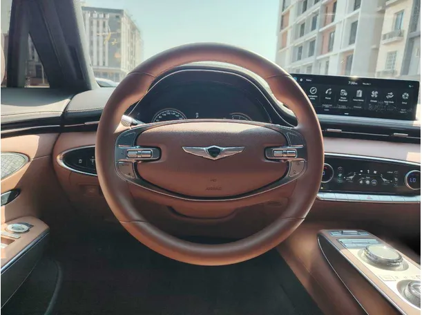 Car image 23