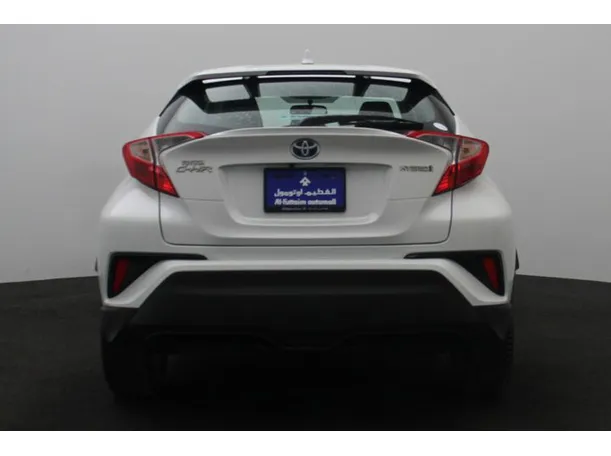 Car image 12