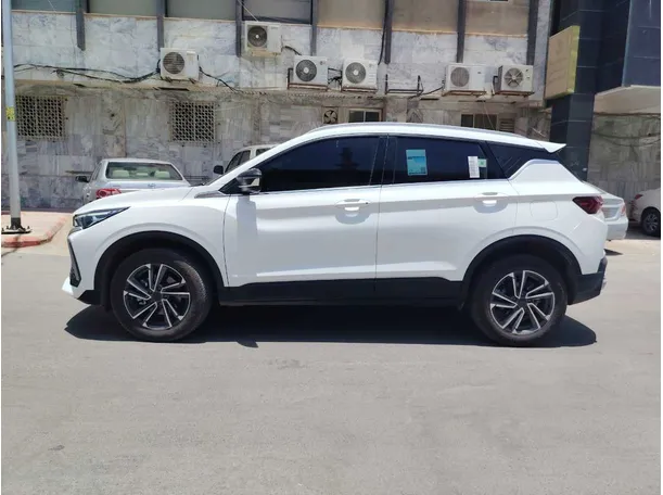 Car image 8