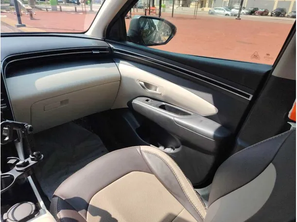 Car image 33