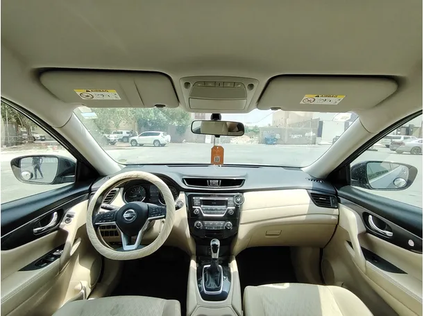 Car image 17