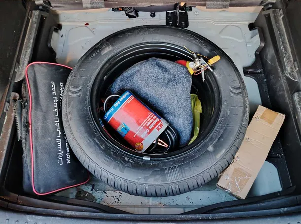 Car image 35