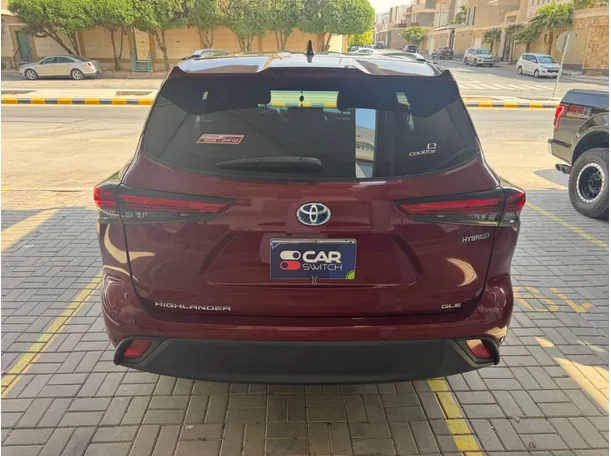 Car image 5