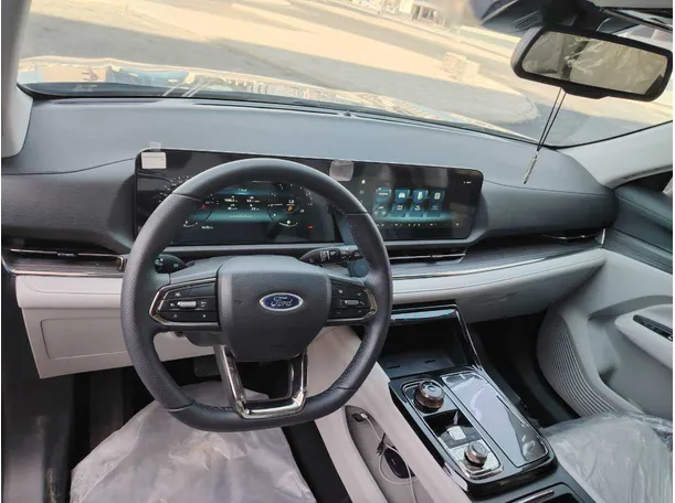 Car image 13