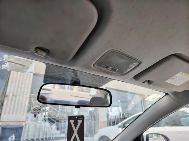 Car image 34
