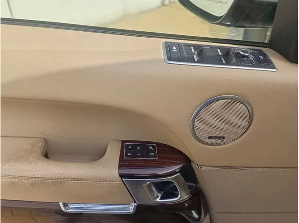 Car image 32