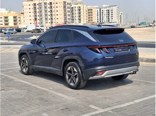 Car image 7