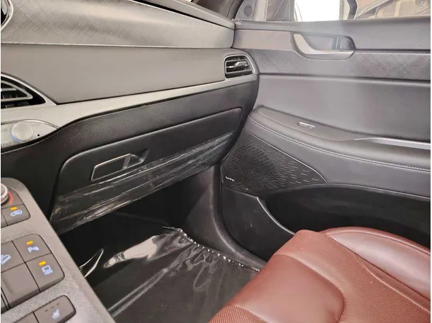 Car image 31
