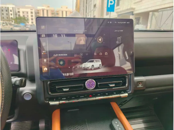 Car image 26