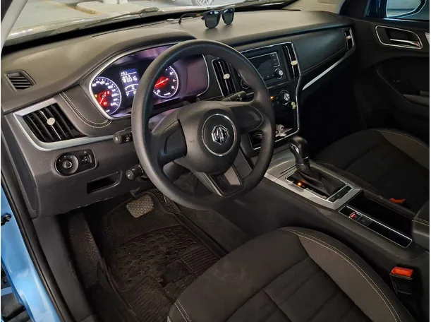 Car image 11