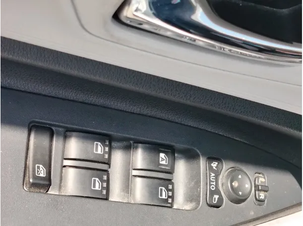 Car image 29