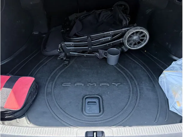 Car image 25
