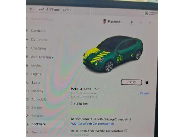 Car image 19