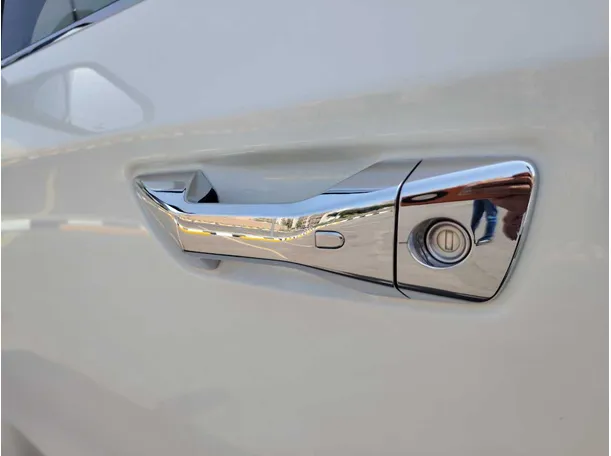 Car image 28