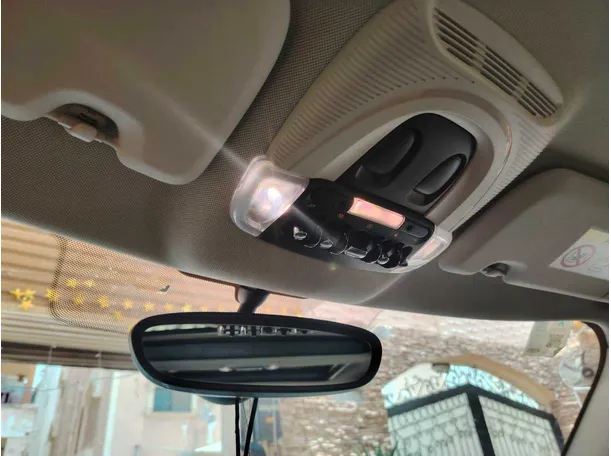 Car image 40