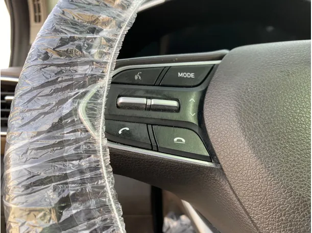 Car image 26