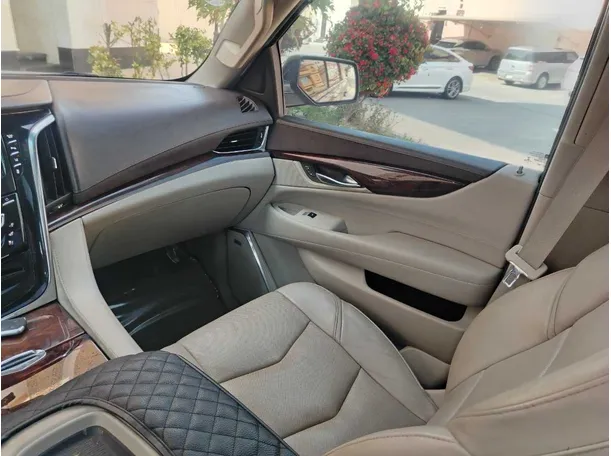 Car image 37