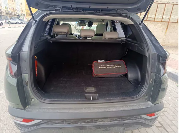 Car image 27