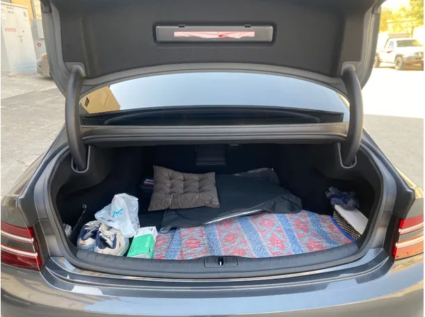 Car image 20
