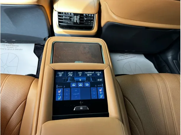 Car image 29