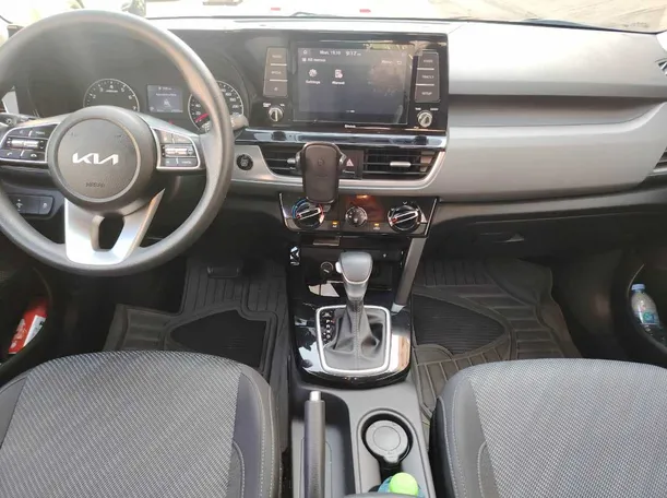 Car image 23