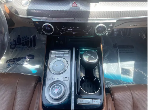 Car image 20