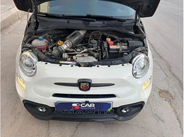 Car image 19