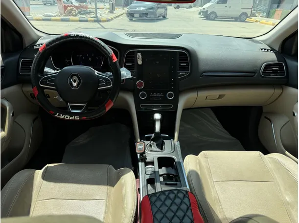 Car image 17