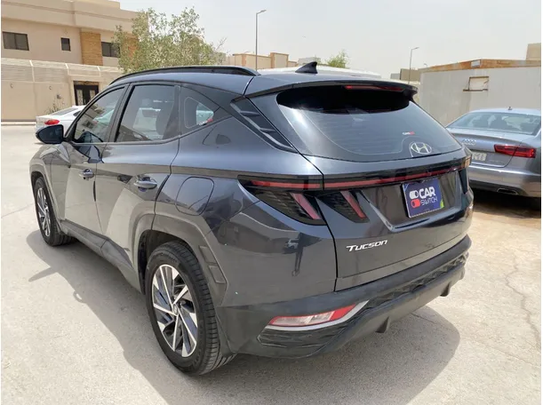 Car image 7