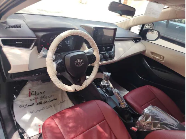Car image 12