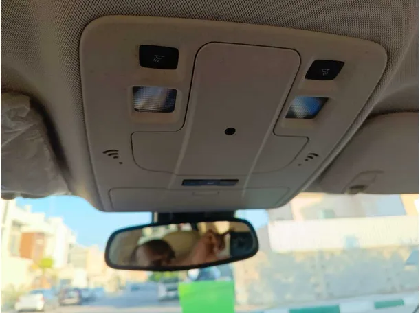 Car image 32