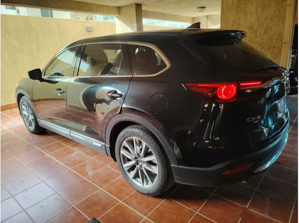 Car image 9