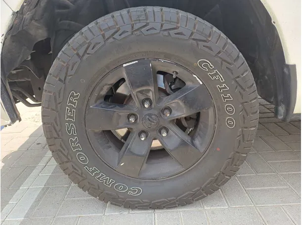 Car image 9