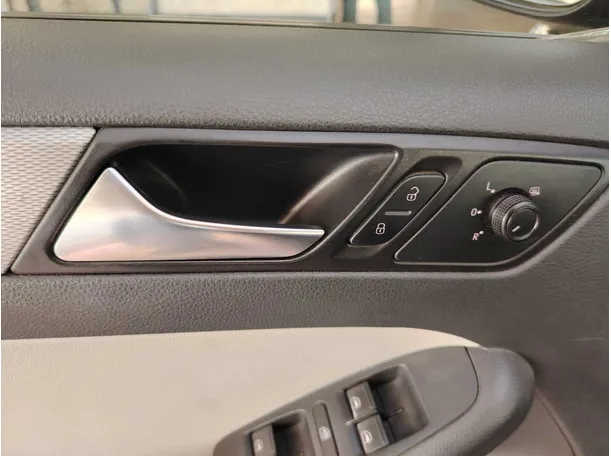 Car image 37