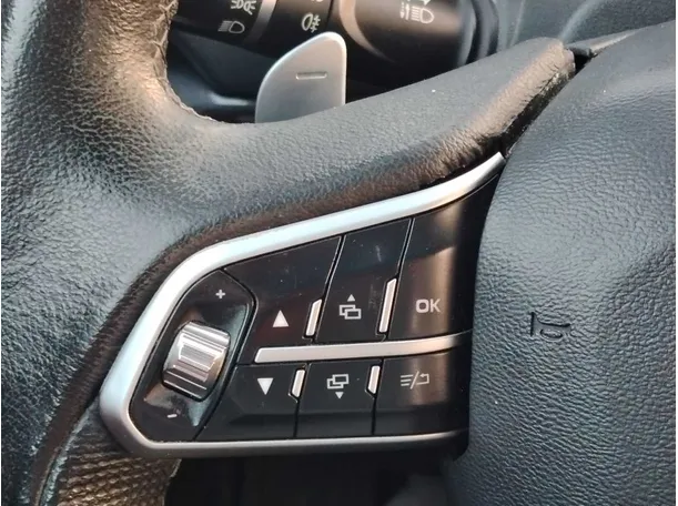 Car image 32