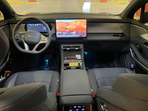 Car image 17
